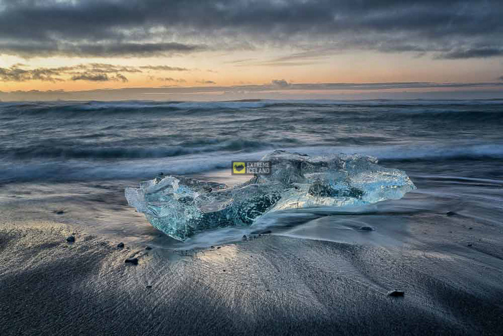 杰古沙龙冰湖附近的钻石沙滩是摄影爱好者最喜欢的冰岛取景点