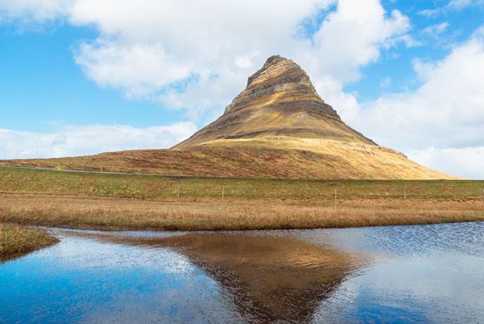 冰岛草帽山