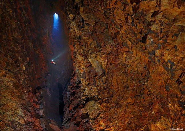 火山内部遨游- 斯瑞努卡基古岩浆房| 火山岩洞| 冰岛徒步