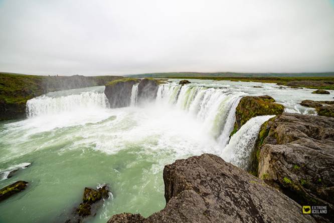 冰岛北部众神瀑布