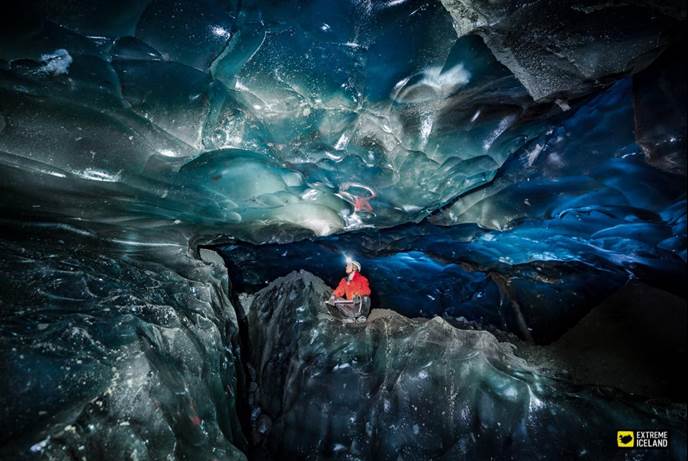 2018年冰岛最新冰洞