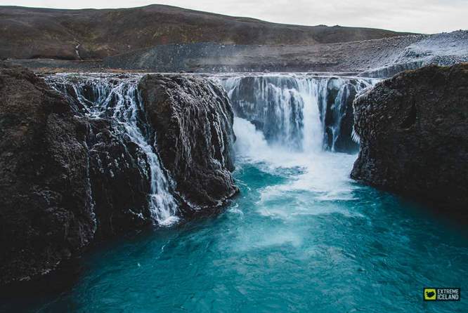 冰岛高地瀑布