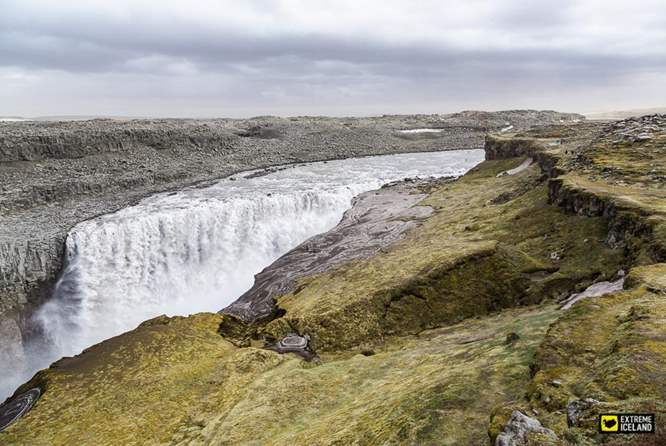 冰岛北部的黛提瀑布是欧洲最大瀑布之一