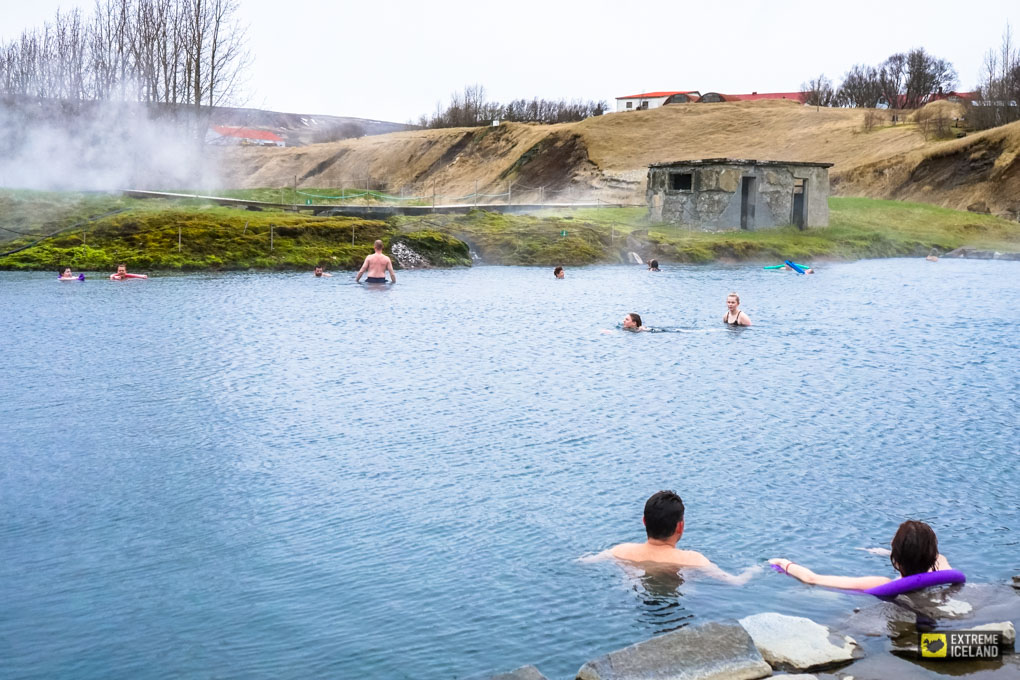 秘密温泉与北极光寻猎