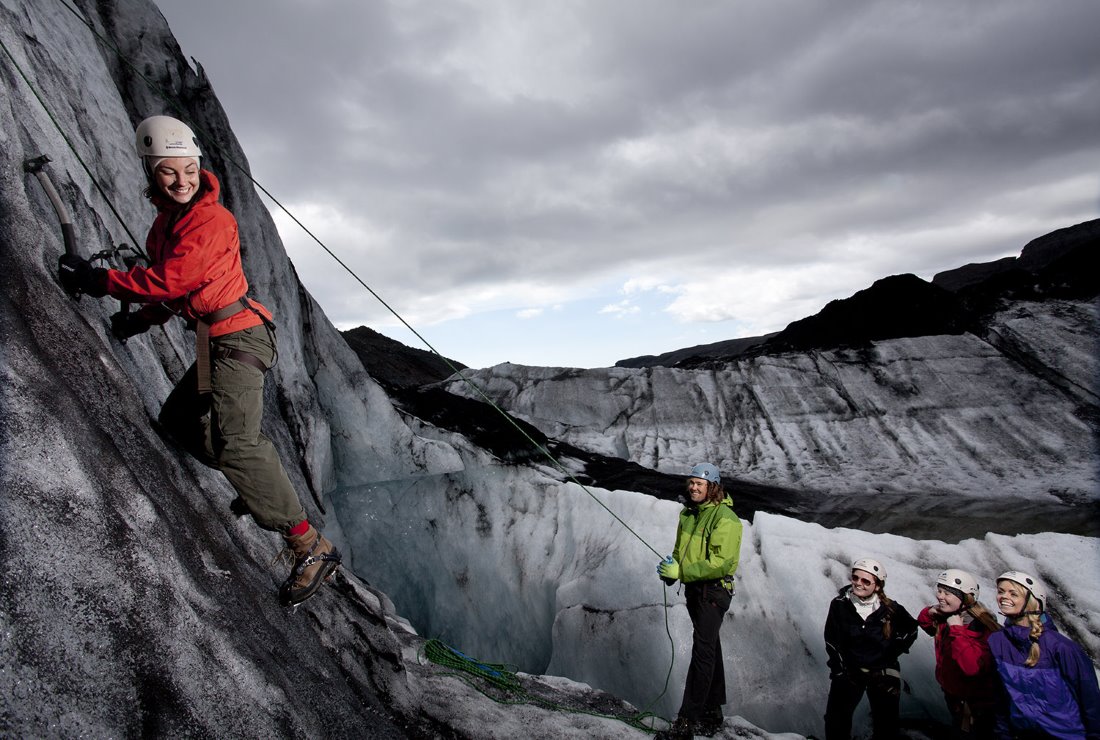 蓝冰迷宫 - 冰川徒步与攀冰