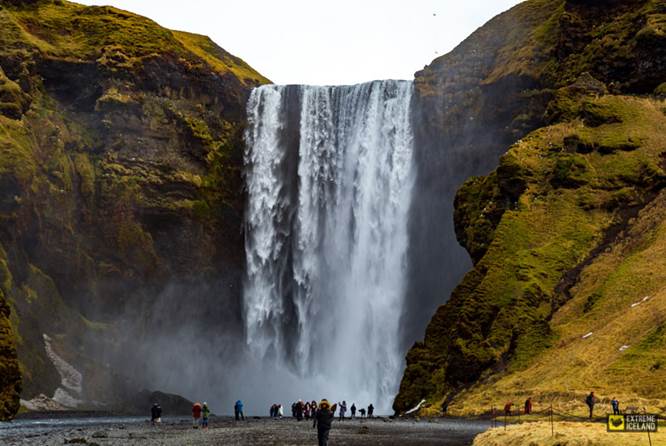 斯科加瀑布是冰岛南岸热门景点