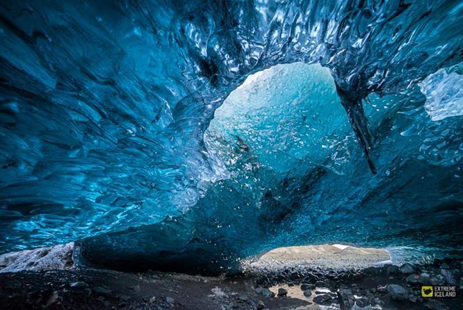 冰雪皇后 - 蓝冰洞团