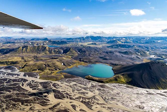 冰岛南岸的美丽风景加上绝佳的飞行视野