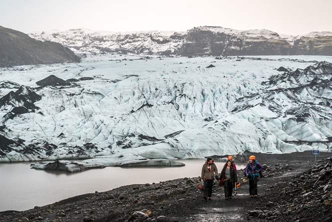 索尔黑马冰川冰舌游客冰川徒步