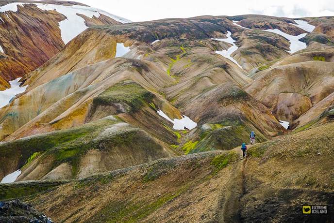 冰岛内陆高地兰德曼纳劳卡的缤纷色彩