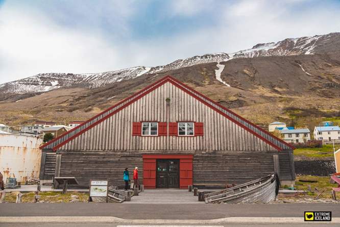 冰岛北部小镇Siglufjordur